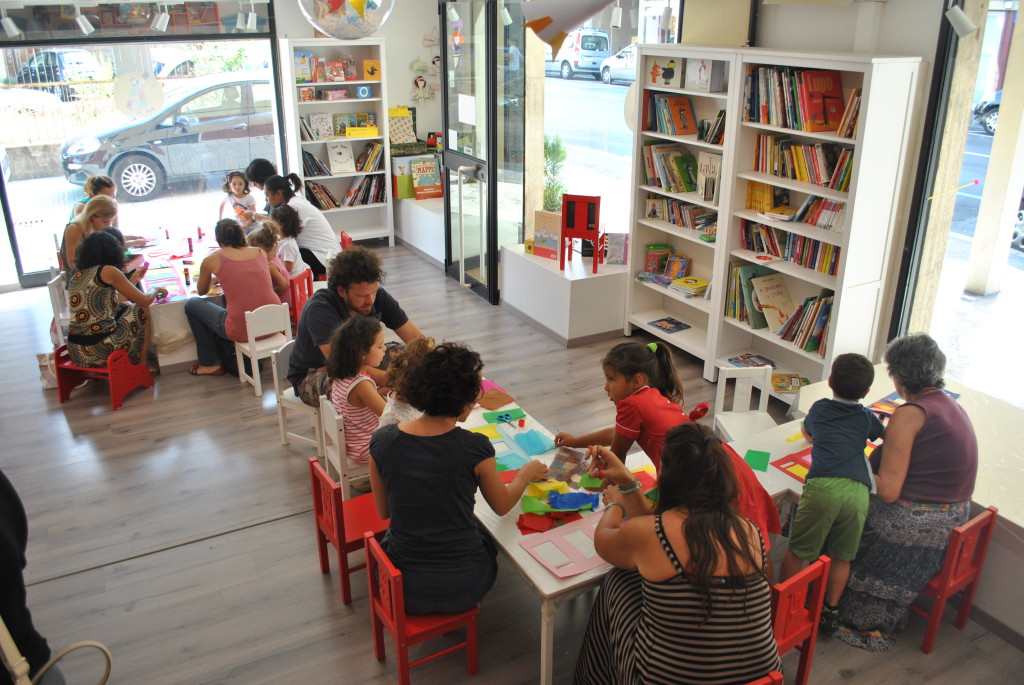 laboratorio rificolone da Farollo e Falpalà libreria per bambini di Firenze
